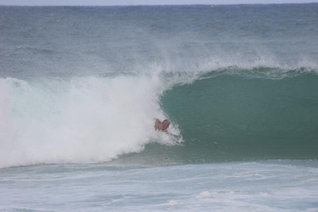 2007 Hawaii Vacation  0785 North Shore Surfing